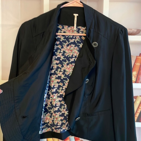 Free People Black Cropped Asymmetrical Jacket, Size 2 - Picture 7 of 9